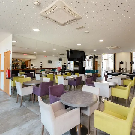 Da Praca Hostel *